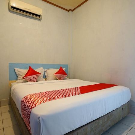 Oyo 2876 Hotel Idayu Палембанг Екстериор снимка