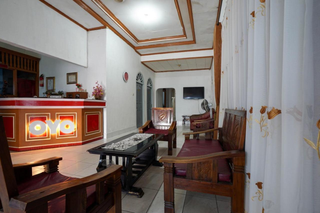 Oyo 2876 Hotel Idayu Палембанг Екстериор снимка