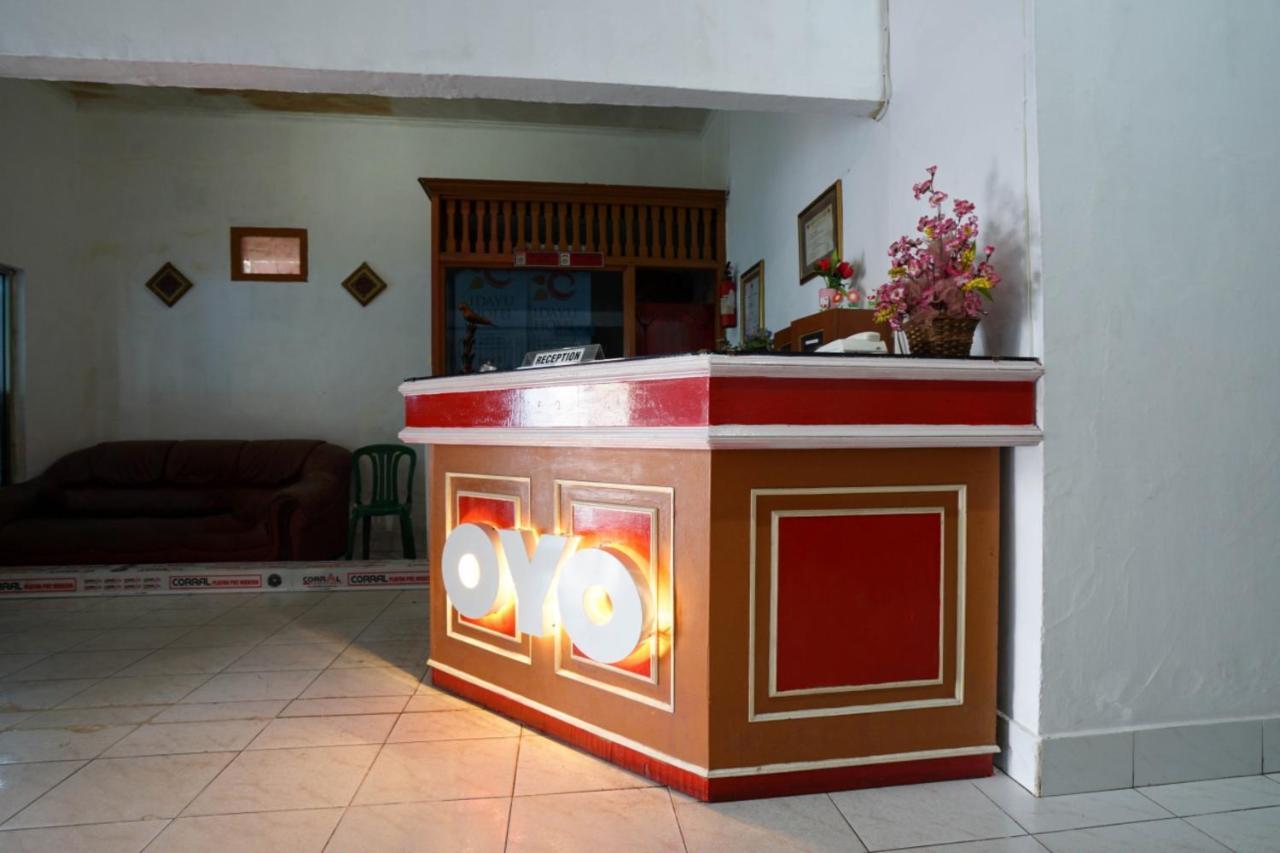 Oyo 2876 Hotel Idayu Палембанг Екстериор снимка
