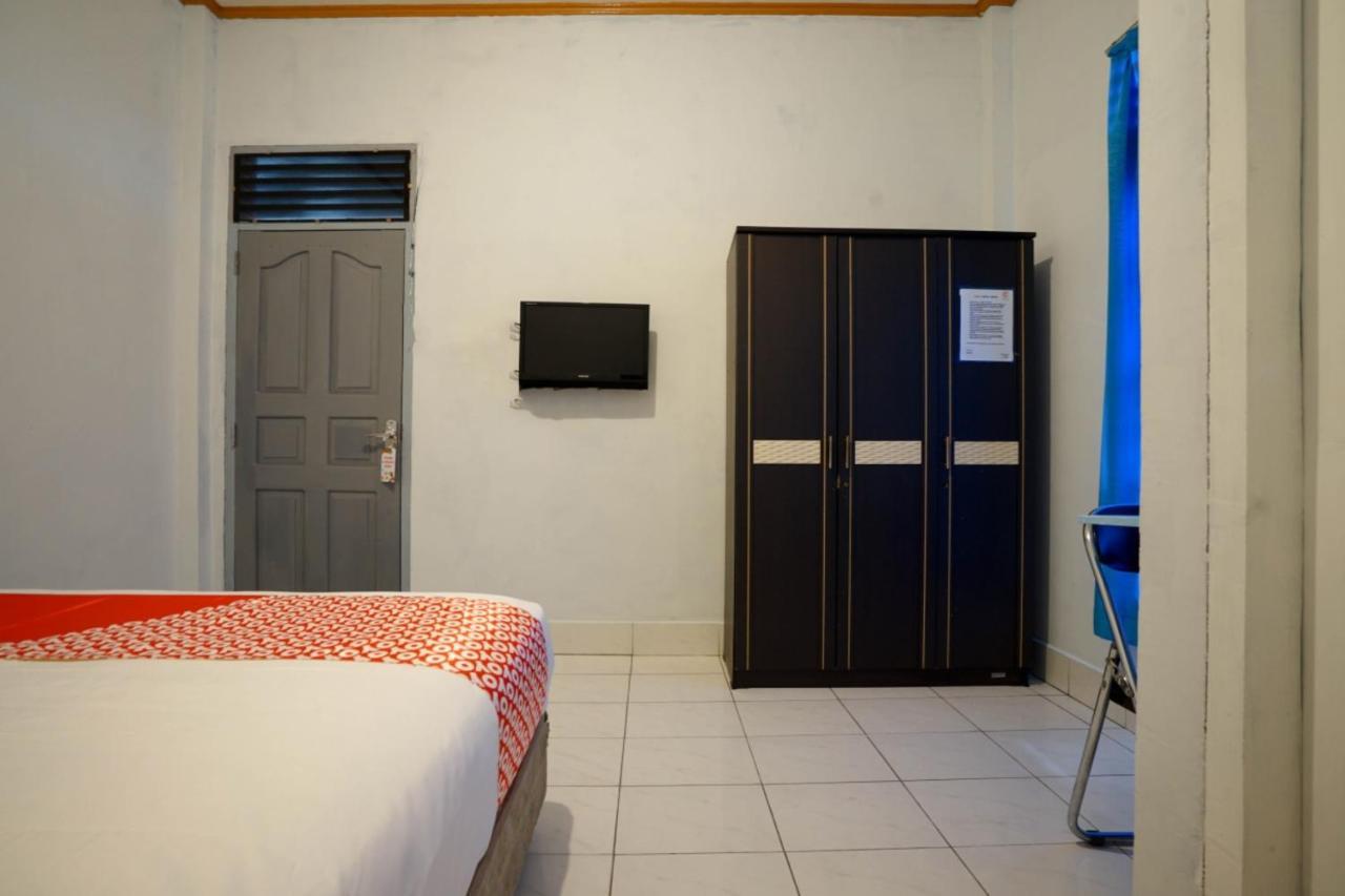 Oyo 2876 Hotel Idayu Палембанг Екстериор снимка