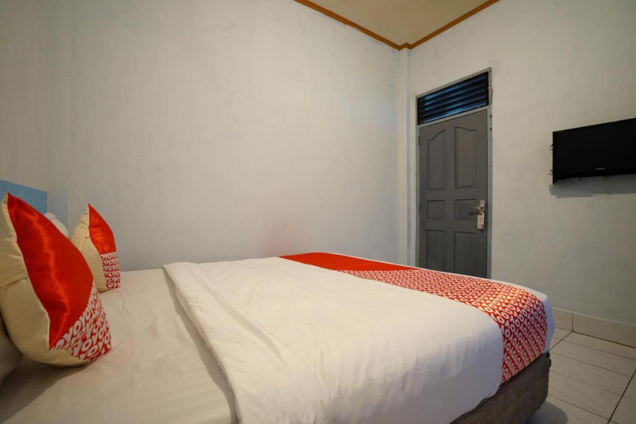 Oyo 2876 Hotel Idayu Палембанг Екстериор снимка