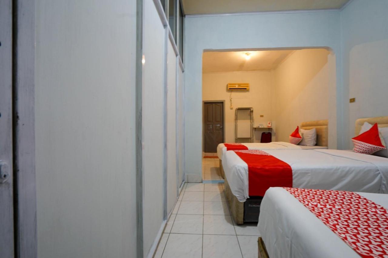 Oyo 2876 Hotel Idayu Палембанг Екстериор снимка