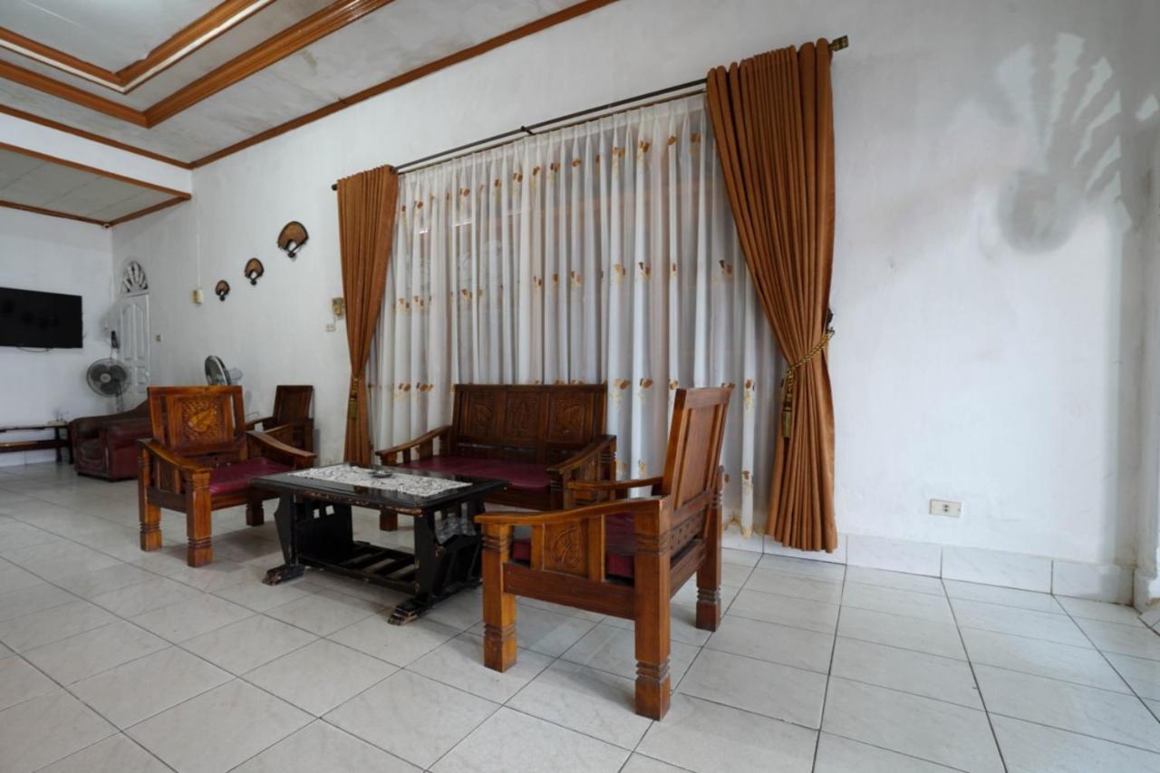 Oyo 2876 Hotel Idayu Палембанг Екстериор снимка