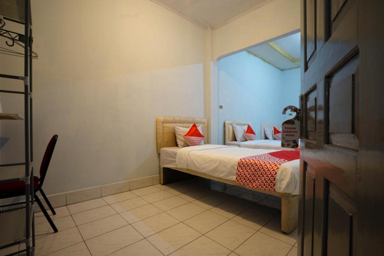 Oyo 2876 Hotel Idayu Палембанг Екстериор снимка