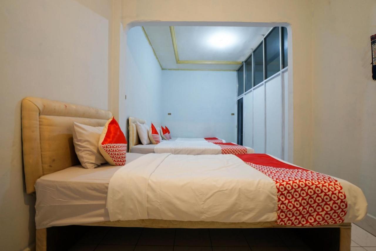 Oyo 2876 Hotel Idayu Палембанг Екстериор снимка